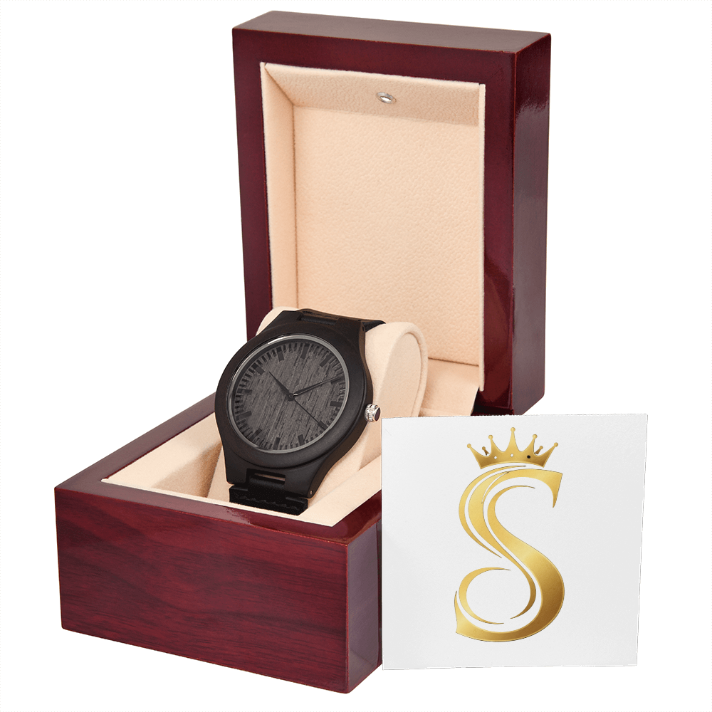 Logotipo de Seventus, fondo transparente, reloj de madera
